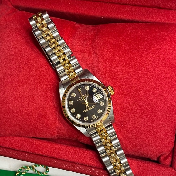 HP🎉ROLEX DATEJUST WATCH DIAMONDS - Picture 2 of 16